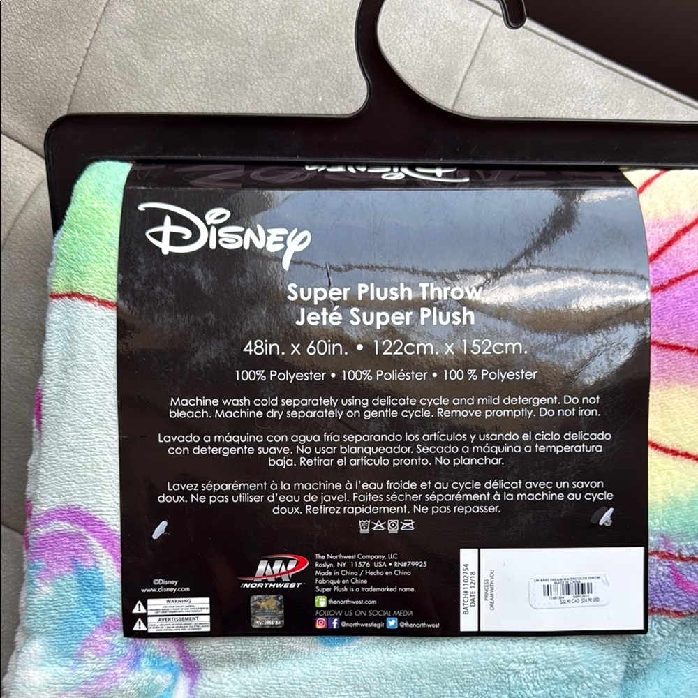 NWT New Disney Little Mermaid Ariel Dream Plush Throw Blanket from Hot Topic - Picture 4 of 4